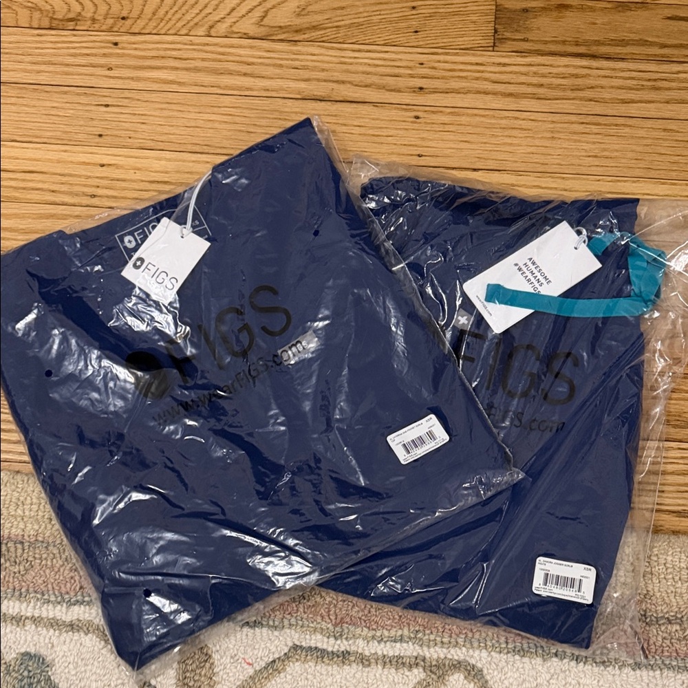 Figs Navy Blue Scrub Set XS BNWT